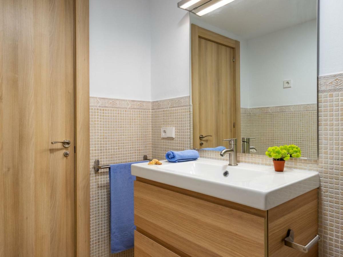 Apartment Carihuela Playa-2 By Interhome ตอร์เรโมลิโนส ภายนอก รูปภาพ